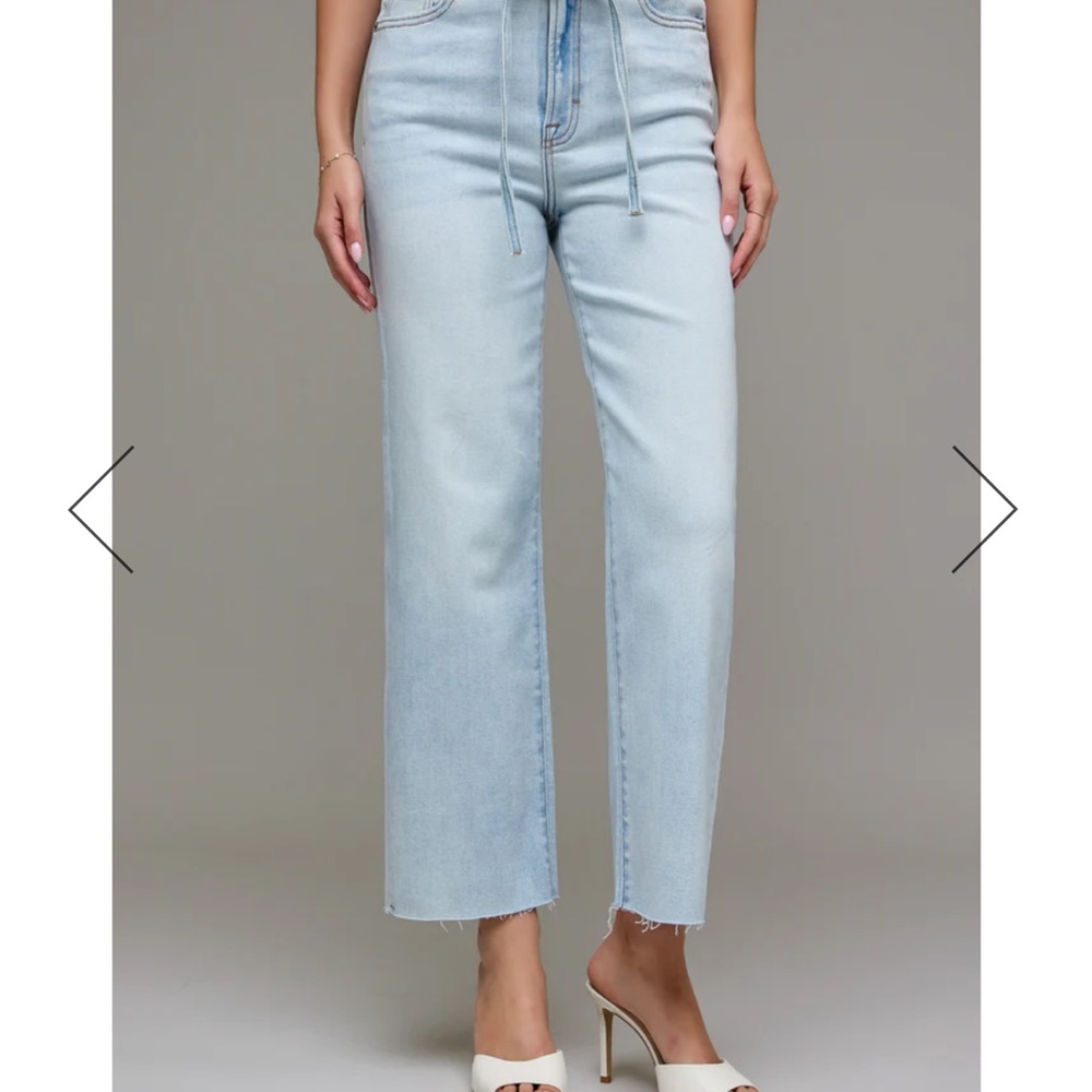 Hidden Jeans Light Wash Straight Leg Jeans